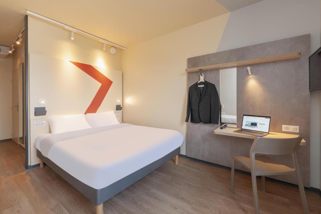 Ibis Budget Mont De Marsan Exteriör bild
